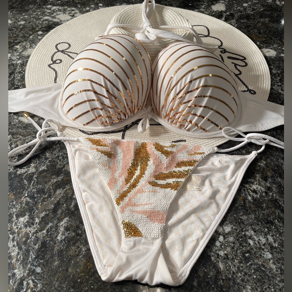 Victoria’s secret’s bikini bombshell 36DD/M set